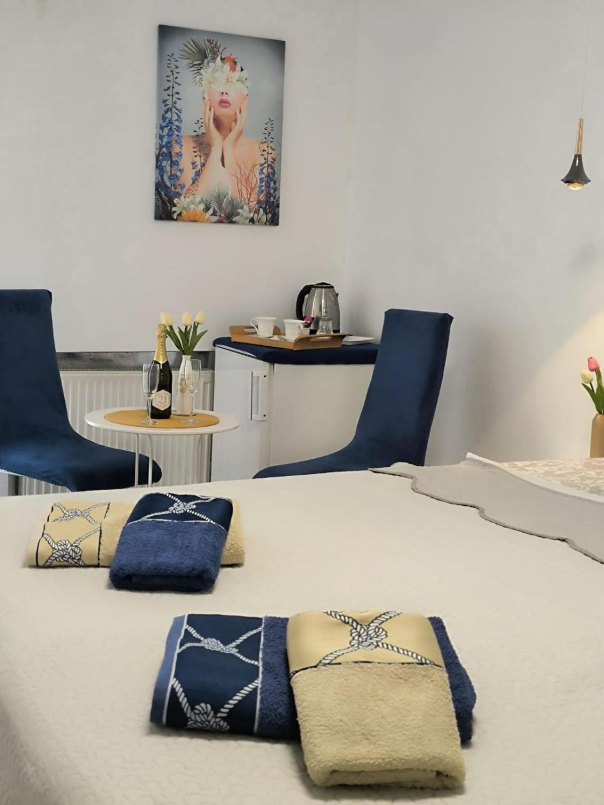Apartment And Room Hudoletnjak Шіло Номер фото