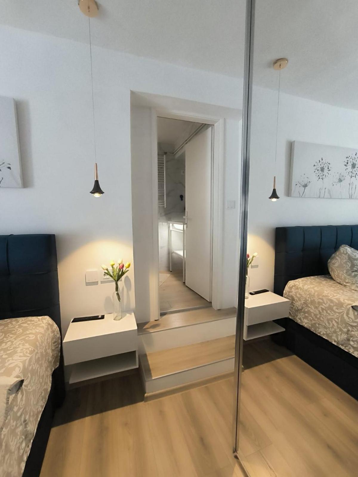 Apartment And Room Hudoletnjak Шіло Номер фото